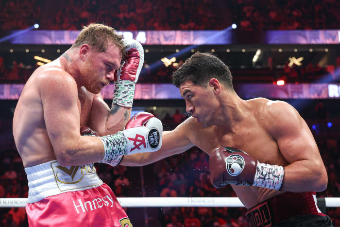 Canelo Alvarez vs. Dmitrii Bivol